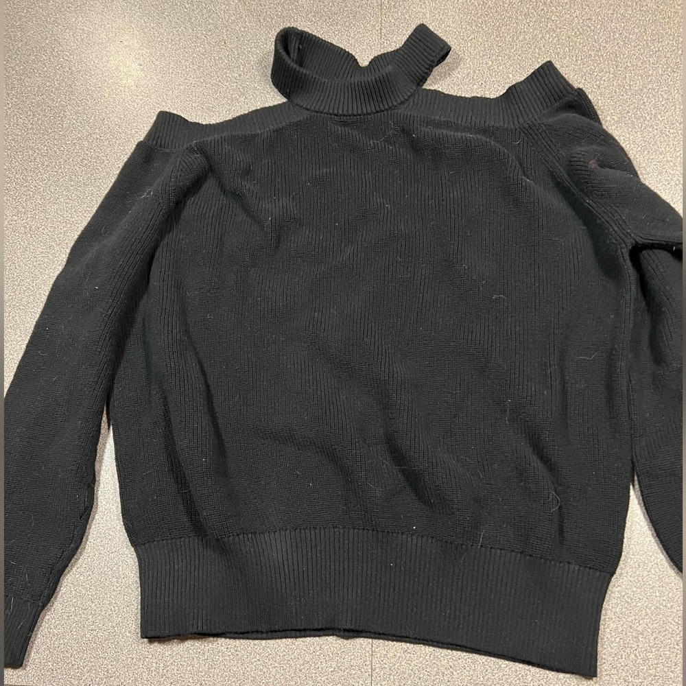 Pink Lily Sweater With Hole In Shoulders Medium